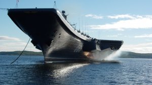 Тяжелый авианесущий крейсер "Адмирал Кузнецов" вышел на рейд после ремонта