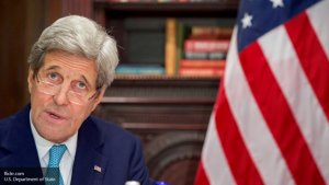 Керри испугался, что Россия разгромит "столицу" ИГИЛ раньше США — политолог