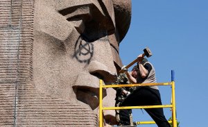 Новые «министерства Правды» переписывают историю Восточной Европы