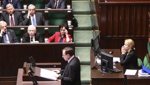 Сенат Польши принял новый антитеррористический закон, разрешающий прослушку