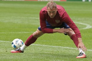 [#околофутбол] Березуцкий не осмелился назвать футболом игру сборной РФ против Уэльса: «Все сыграли плохо. Хочется сказать болельщикам обнадеживающие слова и извиниться за то, что мы устроили сегодня»