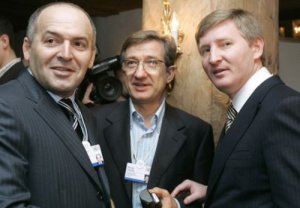 Украинские олигархи отданы на съедение