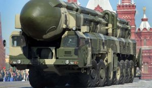 Пол Крейг Робертс: Русские не будут сидеть и ждать, когда их окружат ядерными ракетами