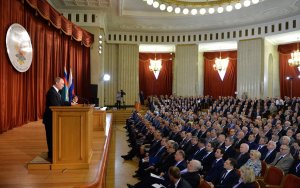 Россия стремится выстраивать открытое, честное взаимодействие со всеми государствами – и на западе, и на востоке, и на юге, и на севере, – Путин
