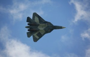 Минобороны РФ: серийные поставки истребителя Т-50 для начнутся в 2018 году