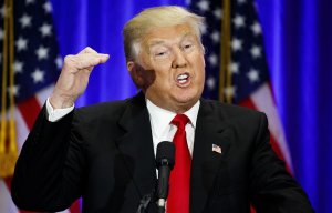 Трамп потребовал выдвинуть уголовные обвинения против Хиллари Клинтон