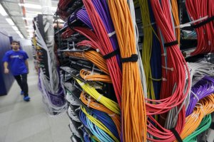 Операторы предлагают сразу перейти на технологии big data (хранение больших объёмов всех неструктурированных данных) для обеспечения госбезопасности: это эффективнее и дешевле, чем хранение разговоров