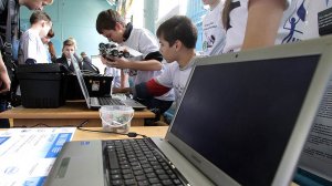 США сняли первые санкции с России и Крыма  (Жителям полуострова вернули доступ к крупнейшему сервису онлайн-обучения)