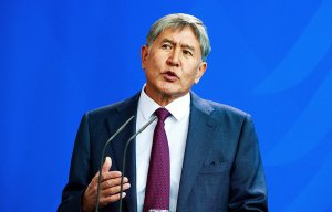 Президент Киргизии записал сборник из пяти песен на русском языке