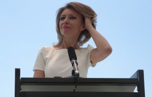 "Есть ли исторические события или природные явления, в которых Россия не виновата?" (Захарова не исключила, что власти Польши переходят от русофобии к национальной ненависти)