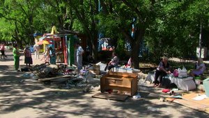 «Кто дал команду?». Ночью на Историческом бульваре снесли торговые павильоны