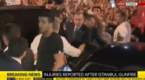 [Онлайн-трансляция] Сторонники Эрдогана встречают его в аэропорту Стамбула. Попытка военного переворота в Турции провалилась. Задержаны 754 военных, отстранены от службы 5 генералов и 29 полковников