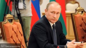 Путин похвалил сотрудников своей администрации за позитивный настрой...