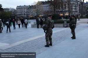 Парламент Франции окончательно утвердил продление режима ЧП на шесть месяцев