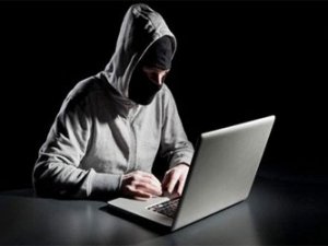 Тюремный срок и штраф: Франция взялась за экстремистов в Сети