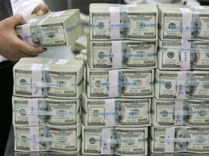 Миллиардеры массово переводят состояния в наличные