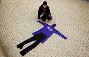 СМИ: власти Канн запретили ходить на пляж в купальных костюмах для мусульманок