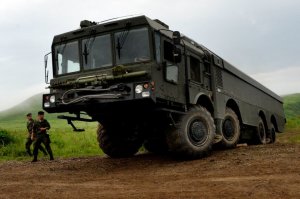 Поставленные во Вьетнам комплексы "Эскандер" или "Бастион-П" попали на видео