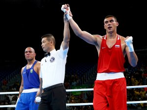 Золото у боксера Тищенко!