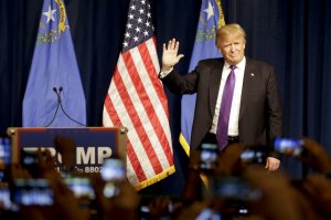 Трамп предложил бороться с радикальным исламом методами времен холодной войны