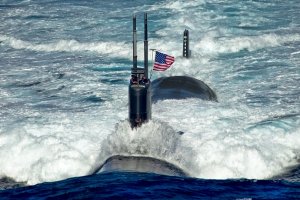 Атомная подлодка ВМС США столкнулись с кораблем снабжения в водах близ штата Вашингтон
