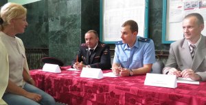 Смоленский транспортный прокурор провел выездной прием граждан на железнодорожном вокзале Смоленск