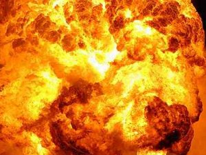 В Астрахани на Новом мосту произошел взрыв — трое пострадавших