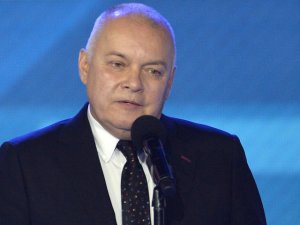 Телезрители России назвали "Вести недели" Киселева лучшей аналитической программой