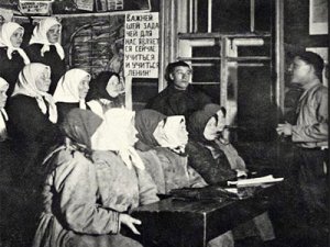 Астраханцев будут ориентировать профессионально до конца десятилетия