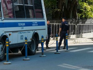 Посольство Украины в Москве забросали яйцами