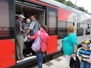 Почему ОАО "РЖД" не пускает доп. поезда Сочи-Москва, цены на билеты начинаются от 5000 руб./шт. (весь август и весь сентябрь 2016 года), а "ФАС" как обычно бездействует?