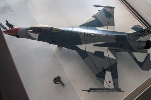 Зачем американские истребители F-16C окрасили в цвета Су-35