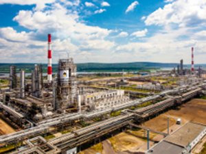 Сечин со скандалом уволил директора Ангарского нефтехимкомбината из-за масштабного воровства дизтоплива