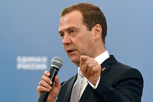 Медведев рассказал пенсионерам о выросшей в 15 раз за 15 лет пенсии