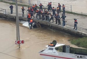 Стали известны подробности героической гибели главы МЧС Приморья