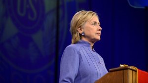 [«Капитан! Никогда ты не будешь майором!»] International Business Times: Клинтон пригрозила российским хакерам «военным ответом», когда станет Президентом США