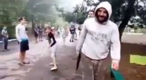 Разминка под дулом автомата: шокирующие кадры из украинского детского лагеря