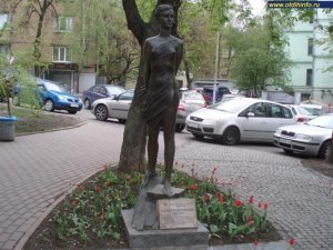 В центре Киева вандалы осквернили памятник Зое Космодемьянской