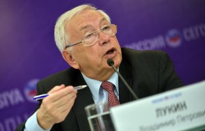 Глава ПКР поблагодарил белоруса, пронесшего флаг России на Играх в Рио