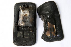 Во Флориде из-за возгорания смартфона Galaxy Note 7 сгорел автомобиль