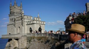 В Крым прибыла первая официальная группа китайских туристов