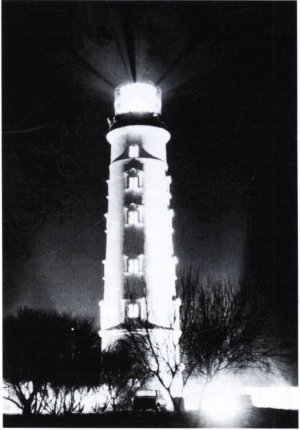 200 лет исполнилось одному из старейших маяков ВМФ на мысе Тарханкут Крымского полуострова