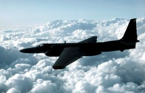 В Калифорнии разбился самолет-разведчик американских ВВС (Обоим пилотам удалось катапультироваться)