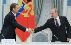 Путин предложил Нарышкину возглавить Службу внешней разведки. Нынешний глава СВР Михаил Фрадков будет выдвинут на пост председателя совета директоров ОАО "РЖД"