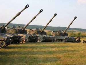 Украинские военные перебросили к линии фронта в Донбассе гаубицы и ЗРК, сообщают в ЛНР