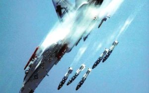 Самолеты американской коалиции разбомбили два моста в сирийском городе Дейр-эз-Зор