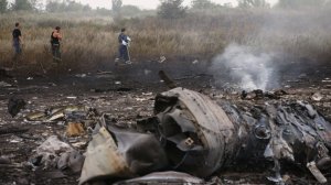 Consortiumnews нашел в докладе по МН17 ряд подозрительных «пробелов»: члены объединенной следственной группы явно во многом были зависимы от помощи украинской СБУ