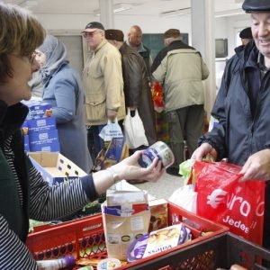 Примерно около 40% всех продовольственных товаров на Украине являются контрафактом