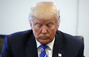 Республиканцы обсуждают возможность замены Трампа