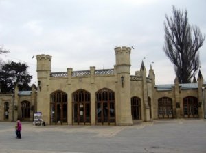 В Кисловодске люди против открытия офиса в нарзанной галерее